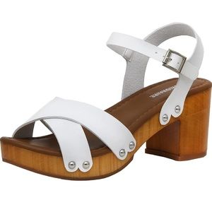 *New!! Women's White Slate Faux Wood Sandal